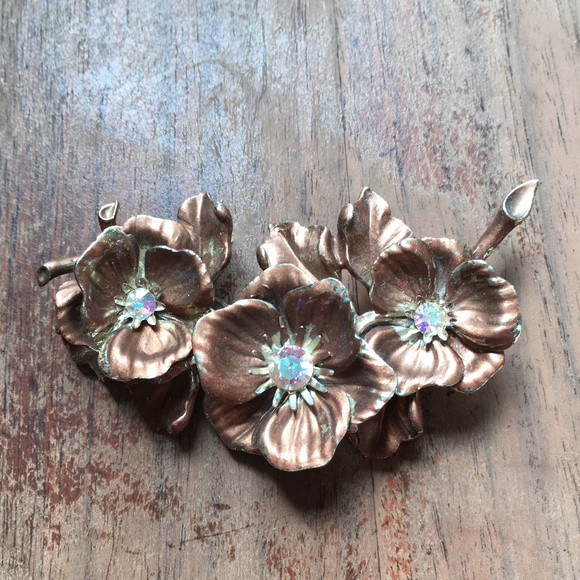 Coro Cherry Blossom Brooch Rhinestones - Picture 4 of 4